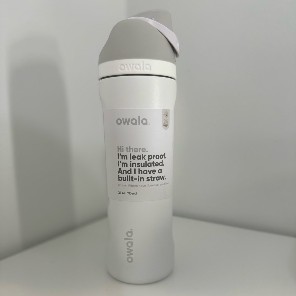 ❄️🤍☁️NWT Starbucks × Owala Cold Foam 24oz FreeSip — 2025 Limited Edition☁️🤍❄️